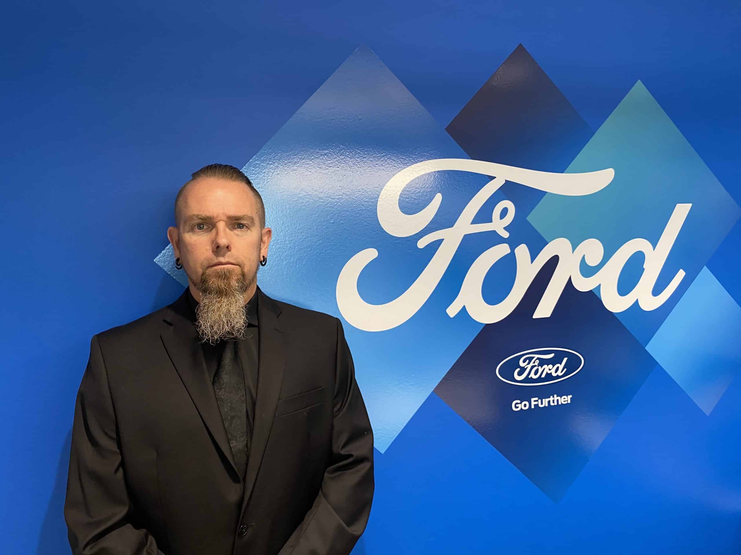 David Young : Service Manager