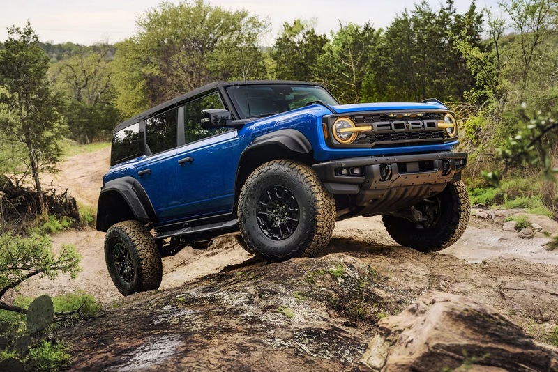 2025 Blue Ford Bronco